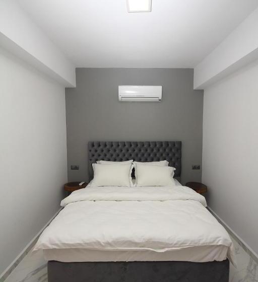 סוויטה משפחתית, Vega Aparts