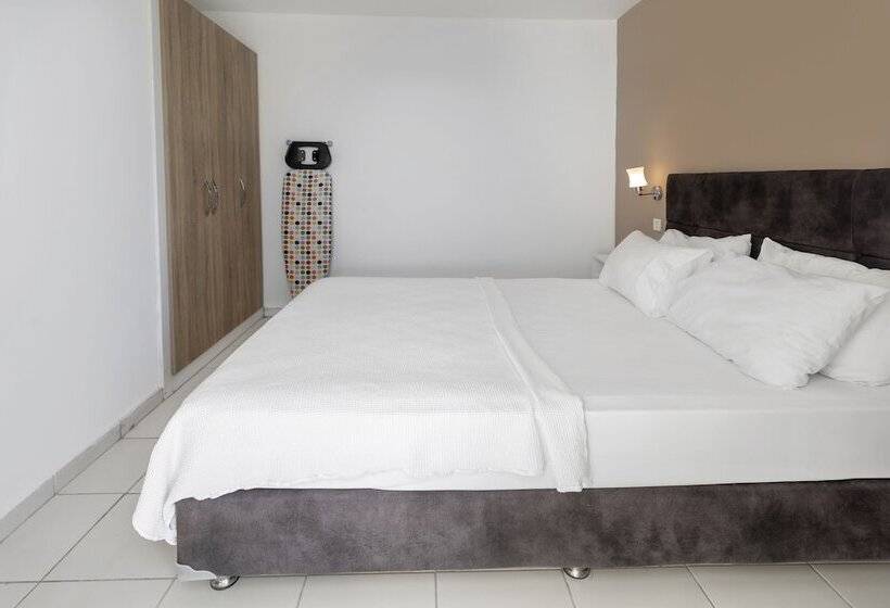 דירת שני חדרים, Vega Aparts