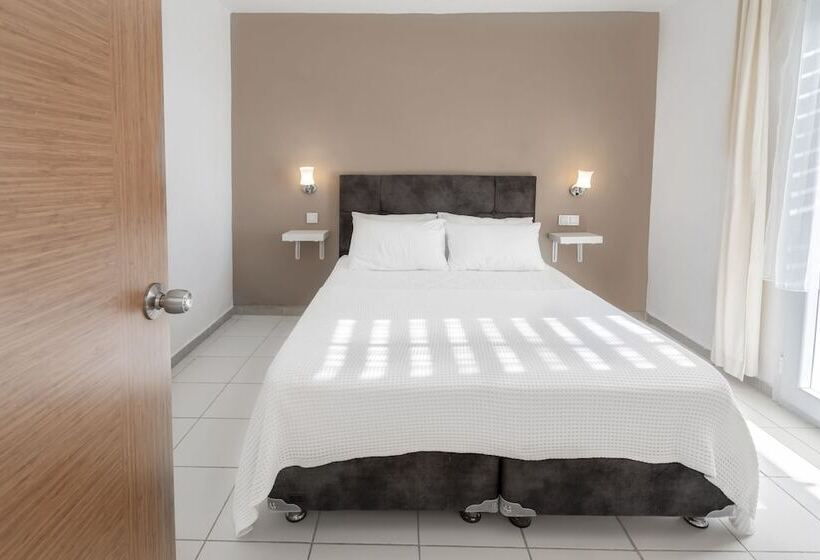 דירת שני חדרים, Vega Aparts