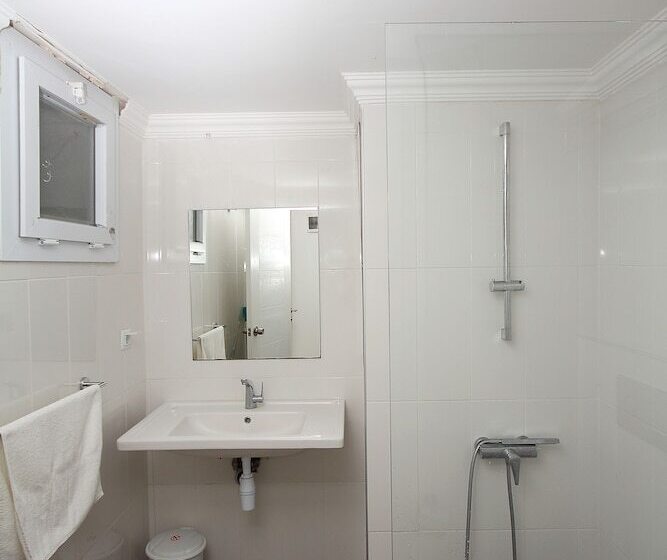 דירת שני חדרים, Vega Aparts