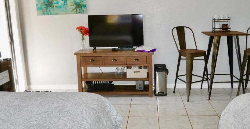 جناح عائلي, 4145 By The Sea Inn & Suites