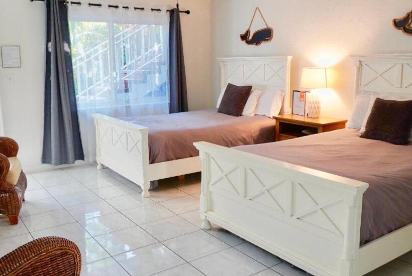 غرفة ديلوكس رباعية, 4145 By The Sea Inn & Suites