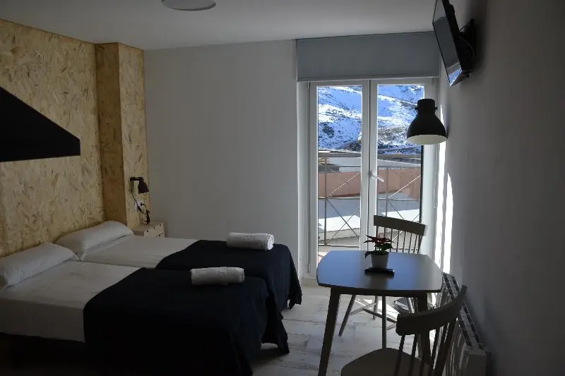 استودیوی استاندارد, Apartamentos Gorbea Suites