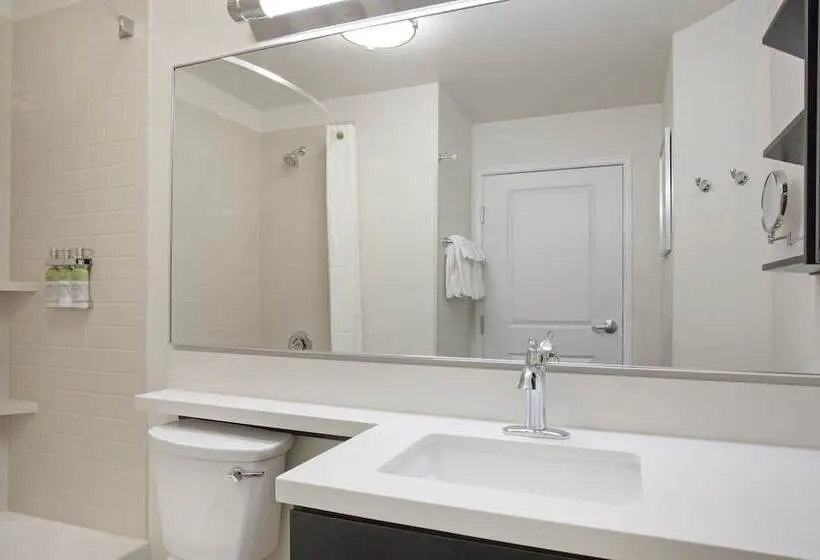 スタンダードスタジオ, Candlewood Suites Pueblo, An Ihg