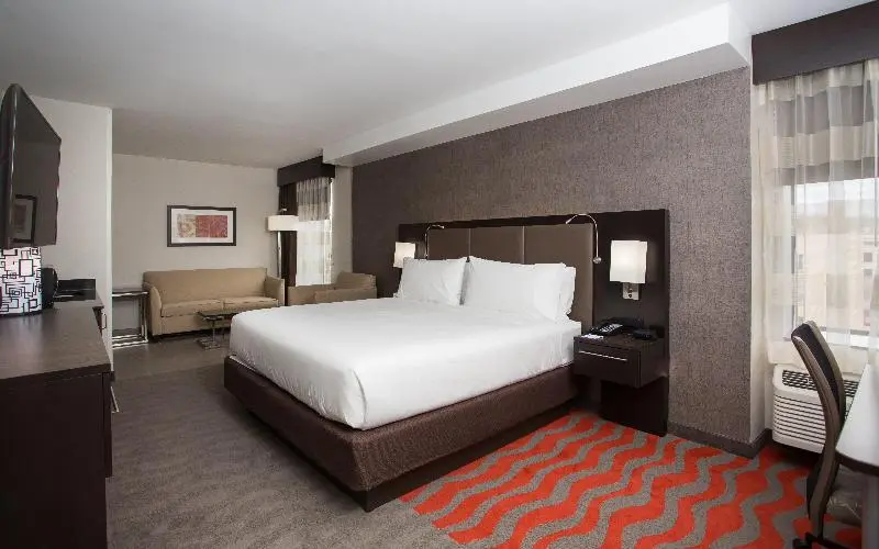 Sviitti King-vuode, Holiday Inn Express Springfield Downtown, An Ihg