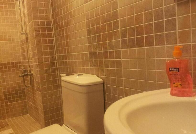 اتاق استاندارد یک تخته با سرویس بهداشتی مشترک, Jordan River