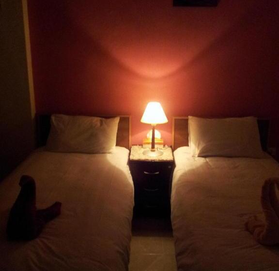 اتاق استاندارد با سرویس بهداشتی مشترک, Jordan River