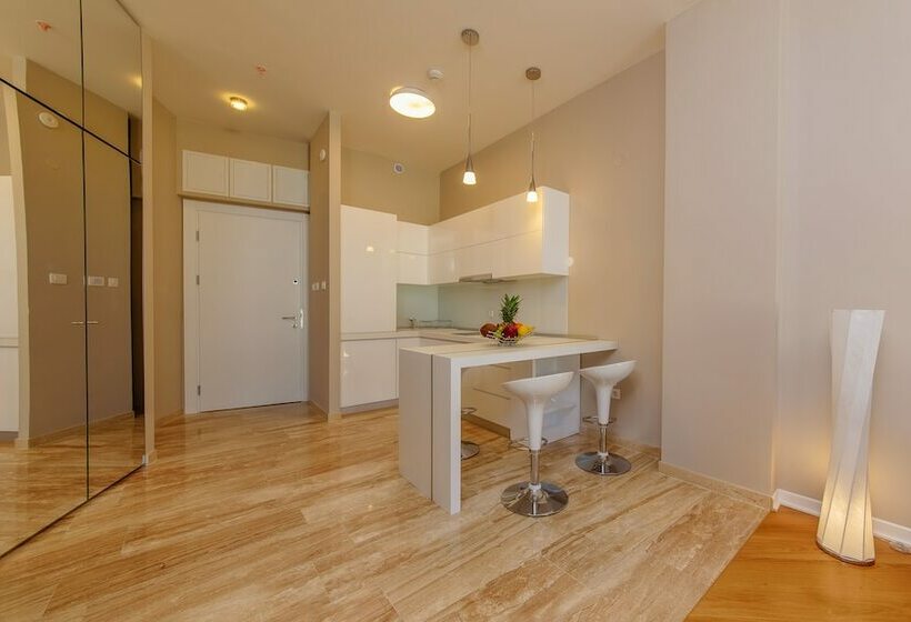 آپارتمان 1 خوابه با تراس, Tre Canne