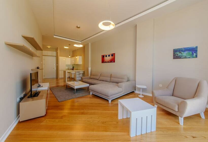 آپارتمان 1 خوابه با تراس, Tre Canne