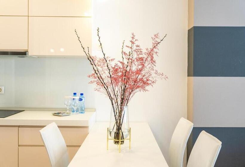 آپارتمان 1 خوابه با تراس, Tre Canne