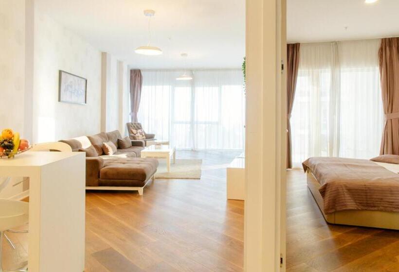 آپارتمان 1 خوابه با تراس, Tre Canne