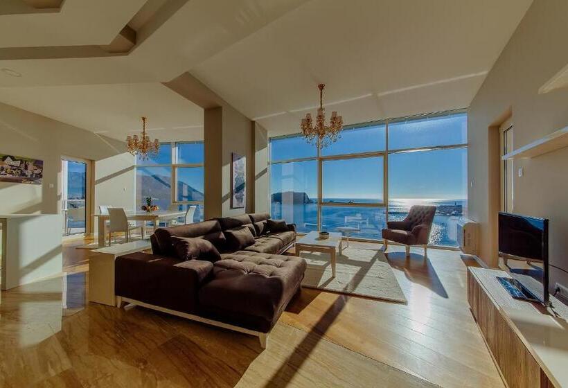 3 Bedroom Deluxe Apartment Sea View, Tre Canne