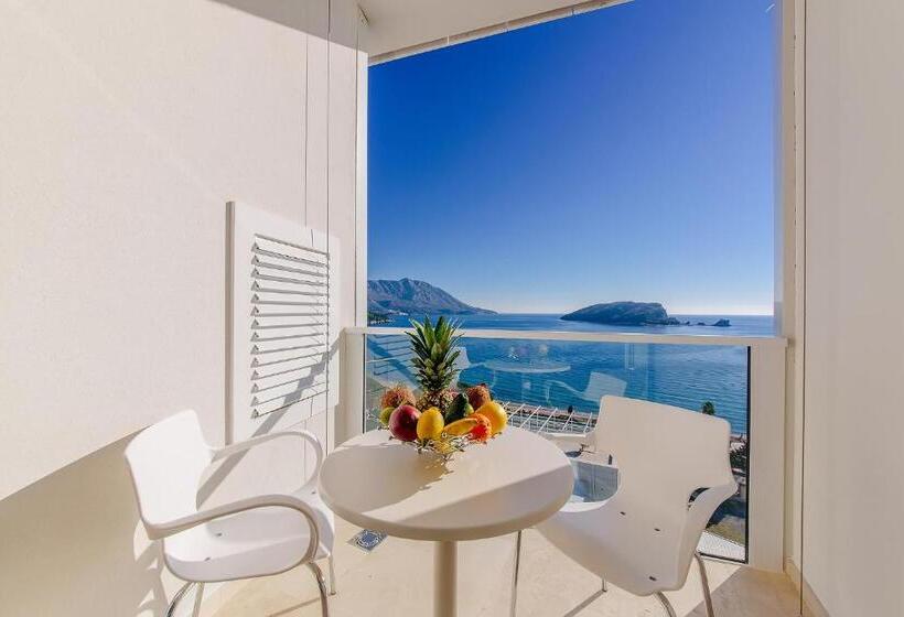 1 Bedroom Apartment with Terrace Sea View, Tre Canne