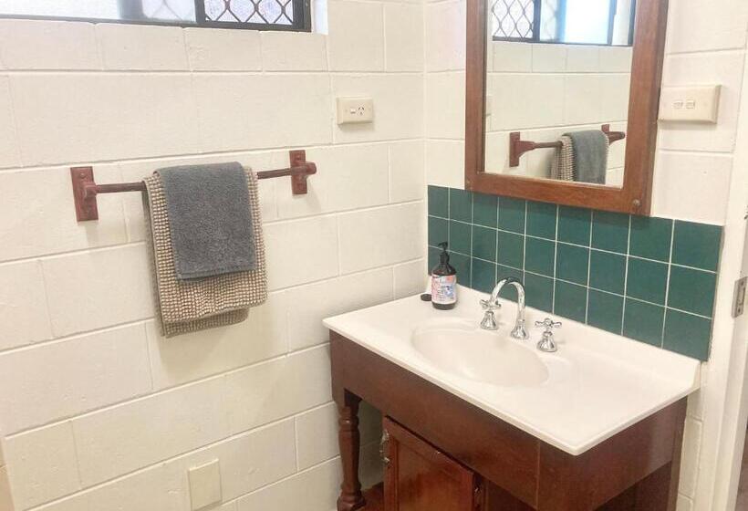 Номер Стандарт, Yongala Lodge By The Strand