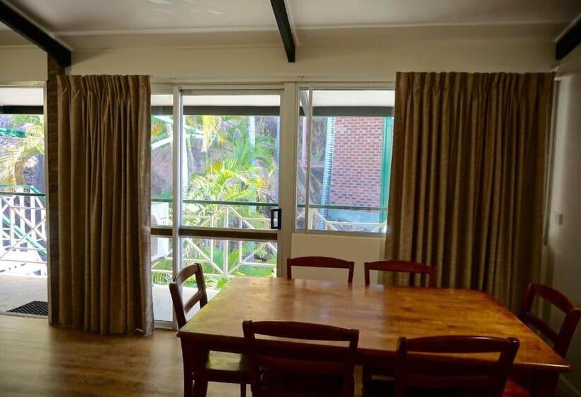 Апартаменты 2 Спальни, Yongala Lodge By The Strand