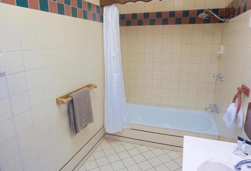 Семейный Номер, Yongala Lodge By The Strand