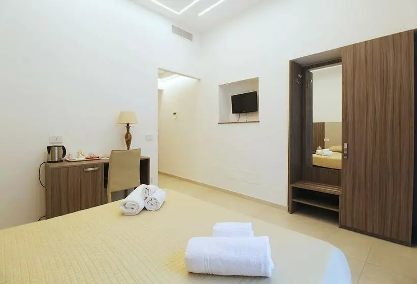 اتاق لوکس با بالکن, B&b Maison D'art