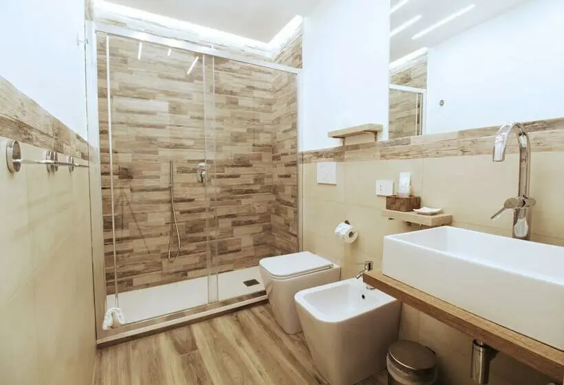 اتاق لوکس با بالکن, B&b Maison D'art