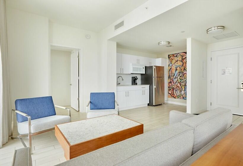 スーペリアースイート, The Circ Powered By Sonder