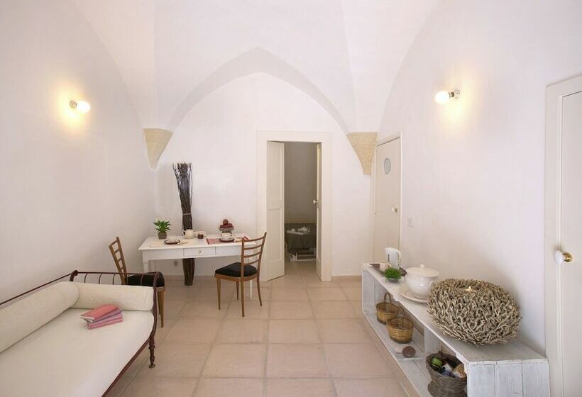 سوییت جونیور, B&b Corte Dei Romiti   Lecce Selection
