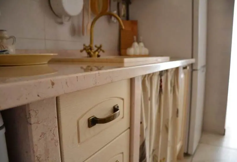 Standard Kolmen Hengen Huone, Dimora Delle Rondini