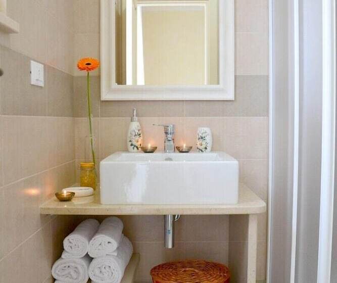 标准三人间, Dimora Delle Rondini