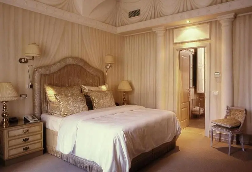 اتاق لوکس با چشم‌انداز شهر, Il Palazzetto