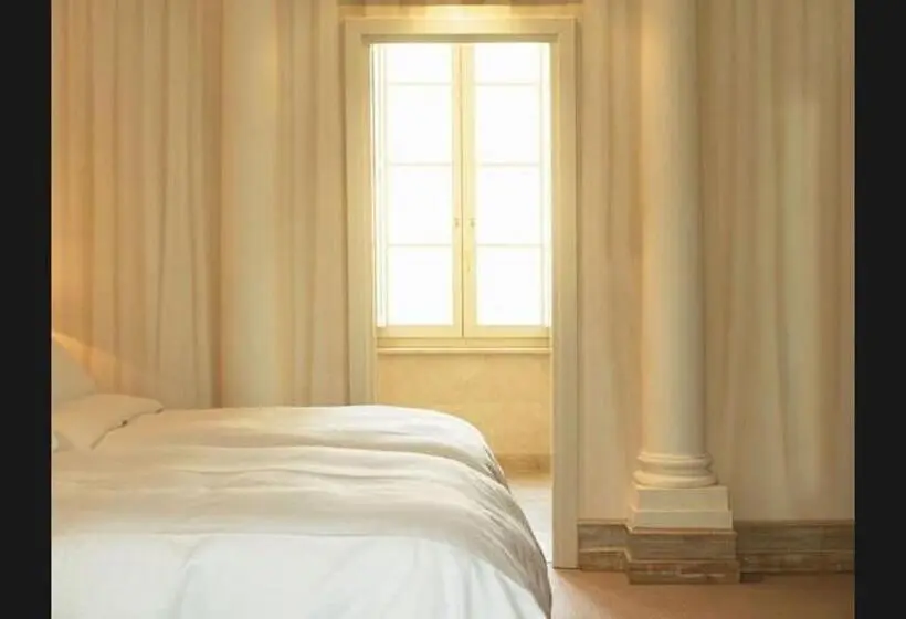 اتاق لوکس با چشم‌انداز شهر, Il Palazzetto
