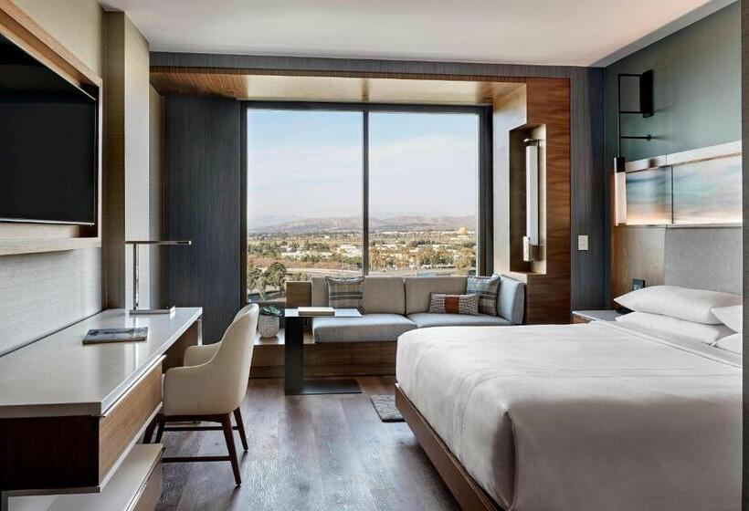 キングサイズベッドのデラックスルーム, Marriott Irvine Spectrum