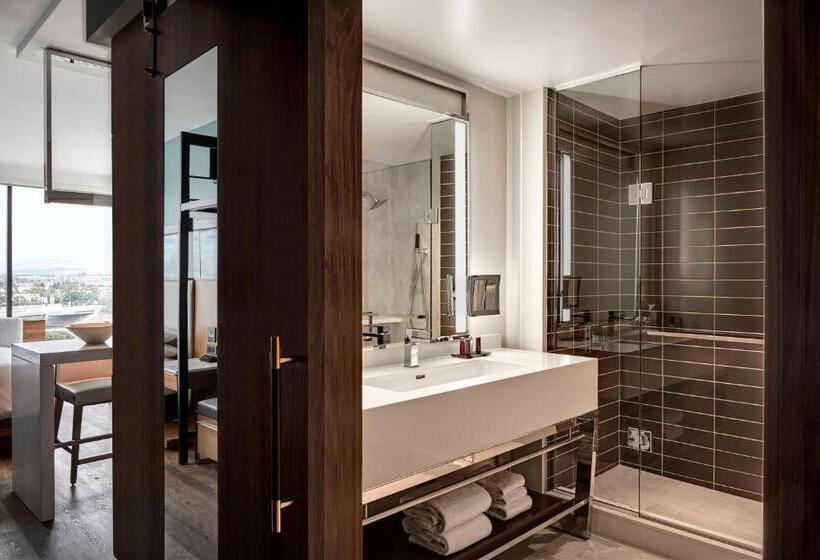 스위트 킹사이즈 침대, Marriott Irvine Spectrum