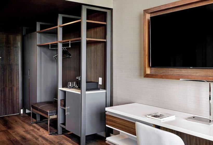 クラブルーム, Marriott Irvine Spectrum