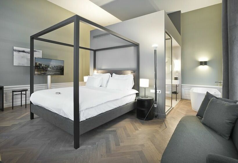 Полулюкс, Pestana Amsterdam Riverside