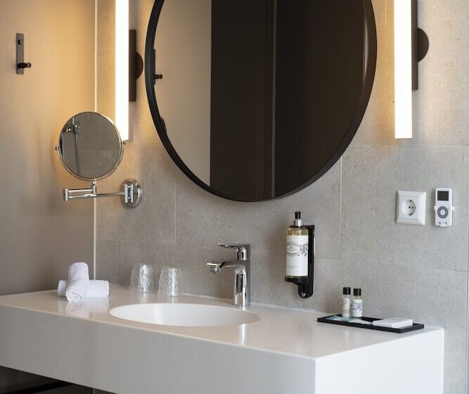 Полулюкс, Pestana Amsterdam Riverside