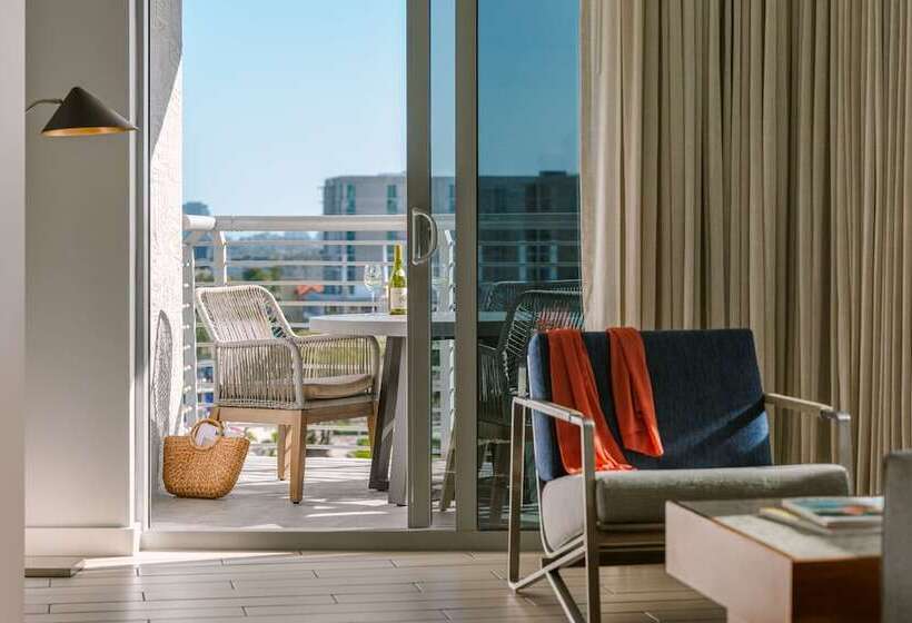 デラックススイート, The Circ Powered By Sonder