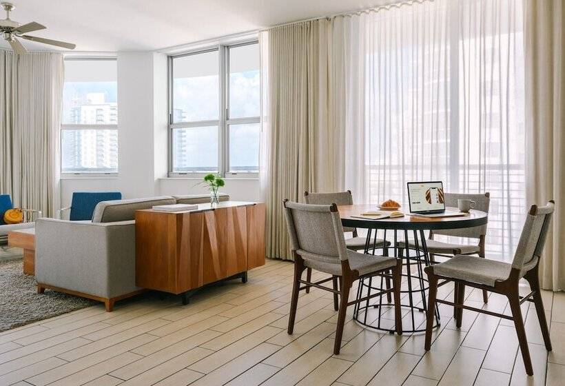 デラックススイート, The Circ Powered By Sonder