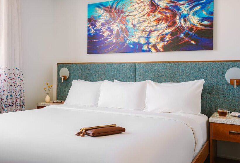 デラックススイート, The Circ Powered By Sonder