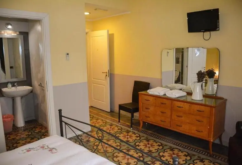 اتاق لوکس با چشم‌انداز دریا, B&b Le Colonne
