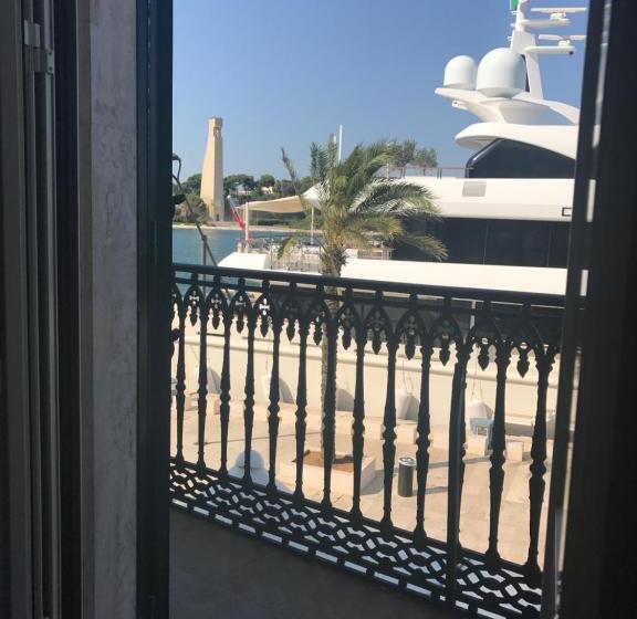 اتاق لوکس با چشم‌انداز دریا, B&b Le Colonne