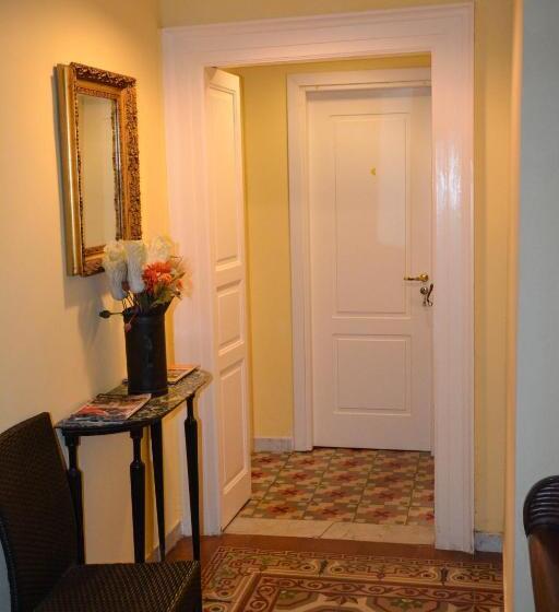 اتاق اکونومی, B&b Le Colonne