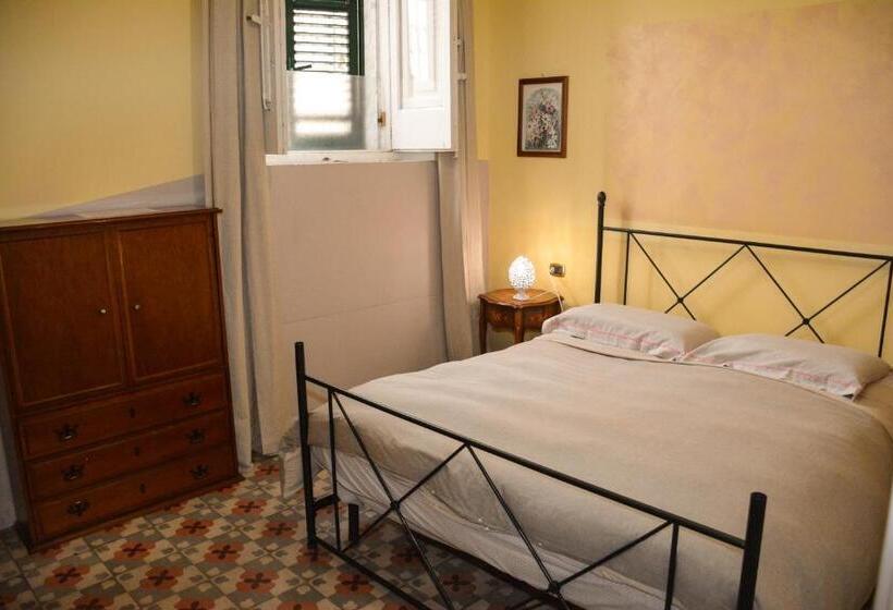 اتاق اکونومی, B&b Le Colonne