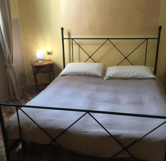 اتاق اکونومی, B&b Le Colonne