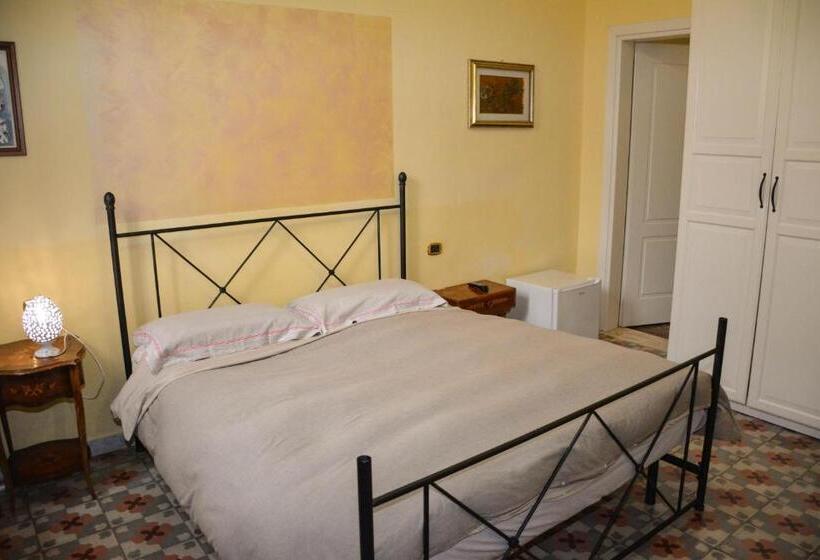 اتاق اکونومی, B&b Le Colonne