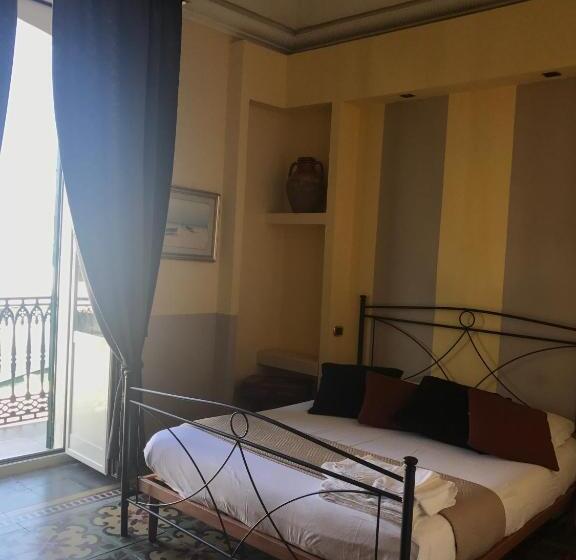اتاق لوکس با چشم‌انداز دریا, B&b Le Colonne