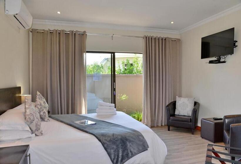 اتاق استاندارد, Sand River Guest House