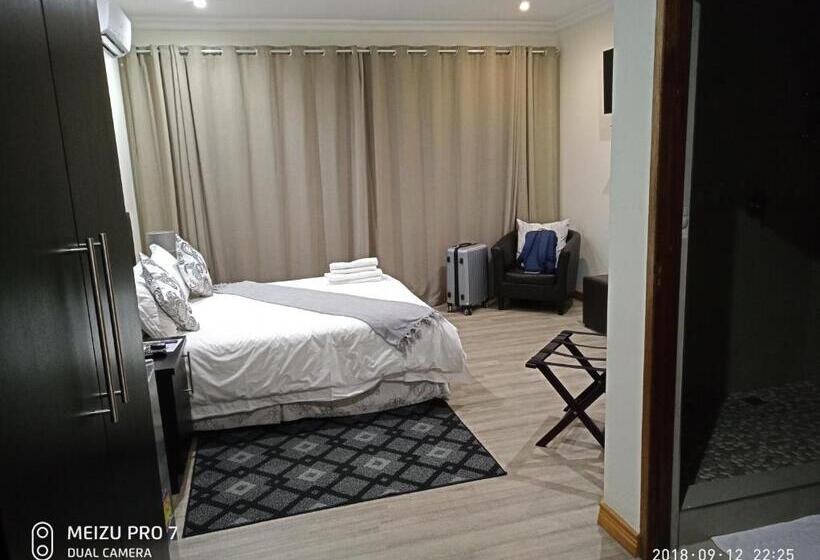 اتاق استاندارد, Sand River Guest House