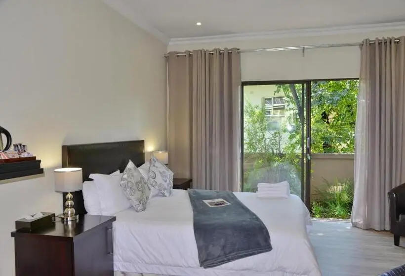 اتاق استاندارد, Sand River Guest House