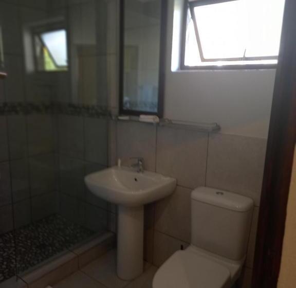 اتاق اکونومی, Sand River Guest House