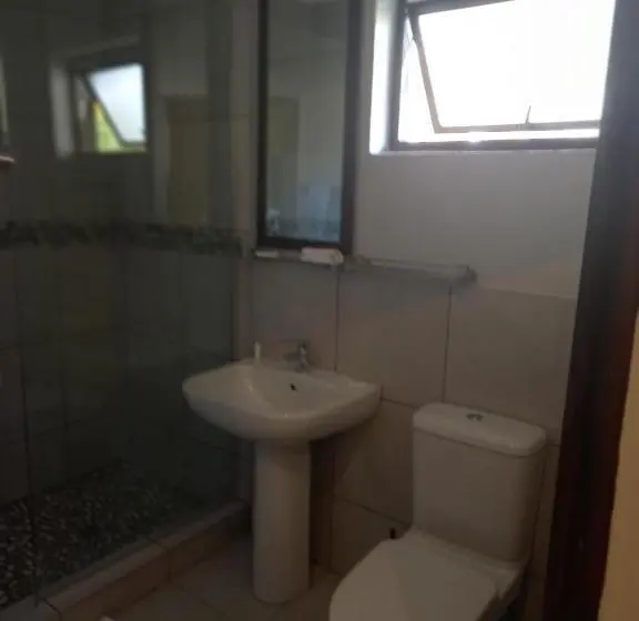 اتاق اکونومی, Sand River Guest House