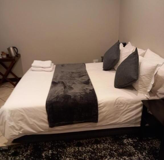 اتاق اکونومی, Sand River Guest House