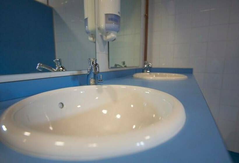 Кровать в Общей Комнате, Monasterio Y Pension De Moraime